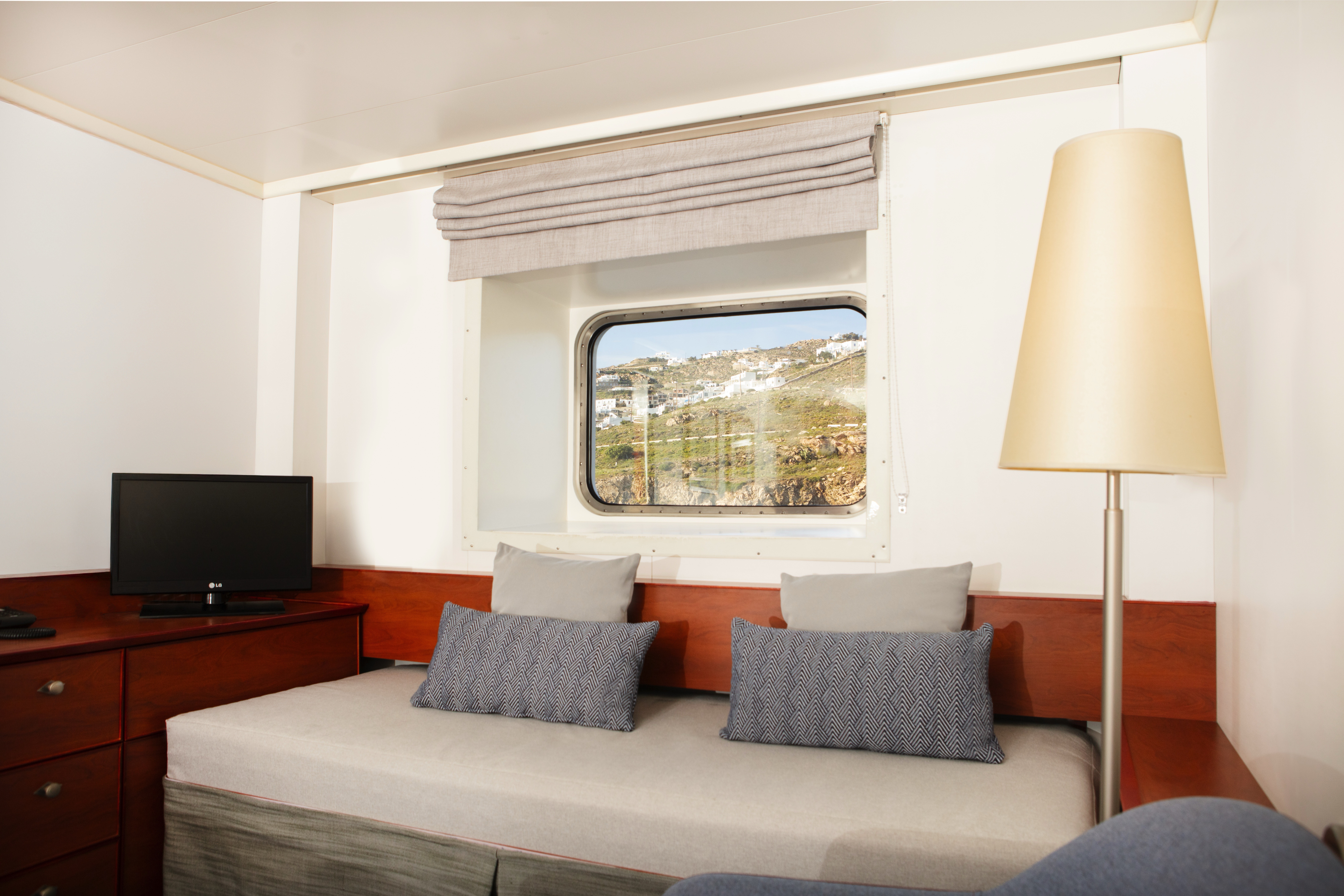 Exterior Cosmos Cabin